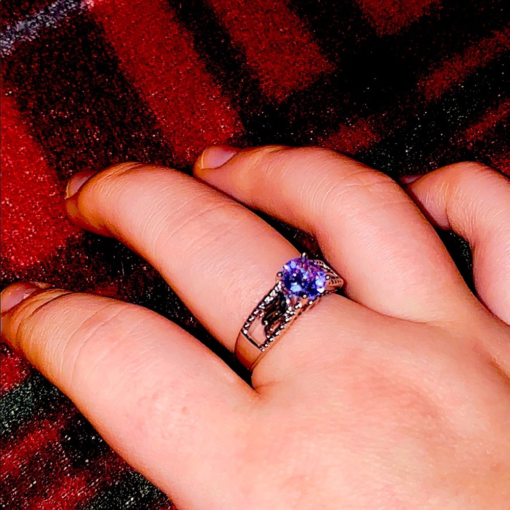 Size 8 Ring
